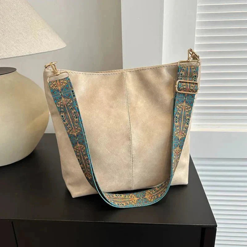 Tyla | Urban Heritage Shoulder Bag